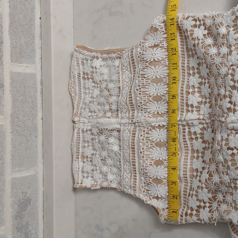 FREE w/ Bundle Francesca's Tan Dress White Lace Overlay & Cutout Chest Small - Picture 7 of 15